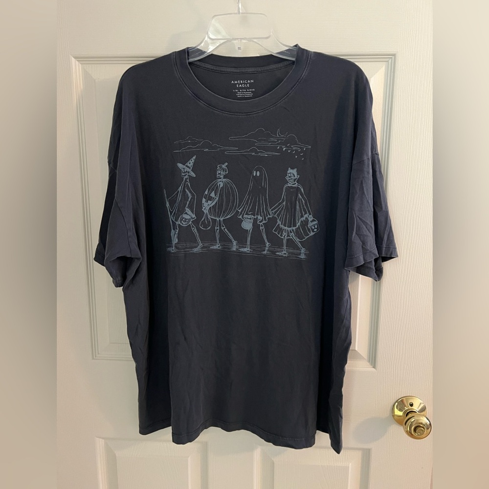 American Eagle AE Women Oversized Halloween Graphic Shirt